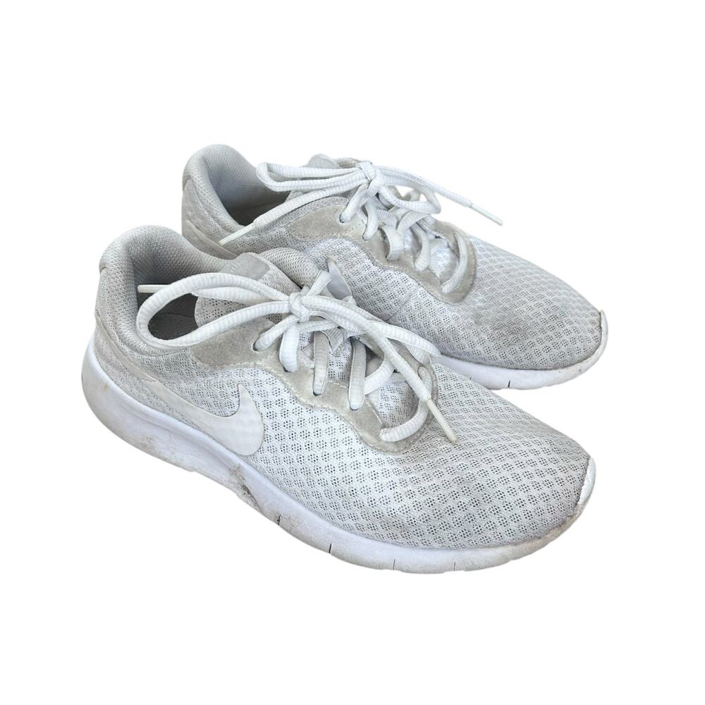 Nike Tanjun White Sneakers Sz 4Y